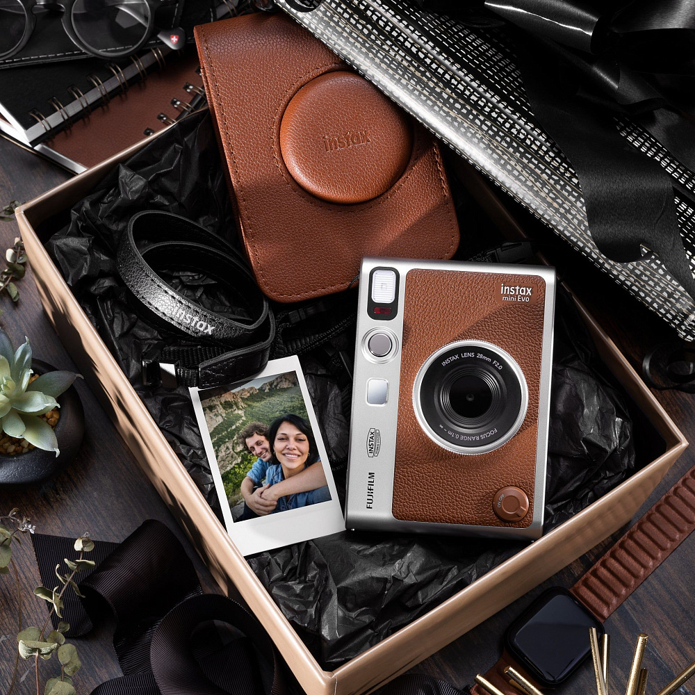 Фотоаппарат моментальной печати Fujifilm Instax Mini Evo Brown