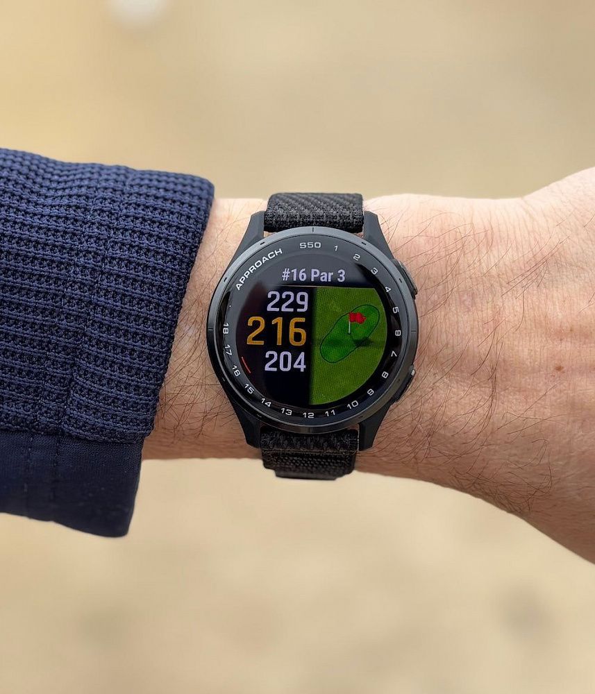 Смарт-часы Garmin Approach S50 43 mm Black / Slate Case with Black Nylon Band
